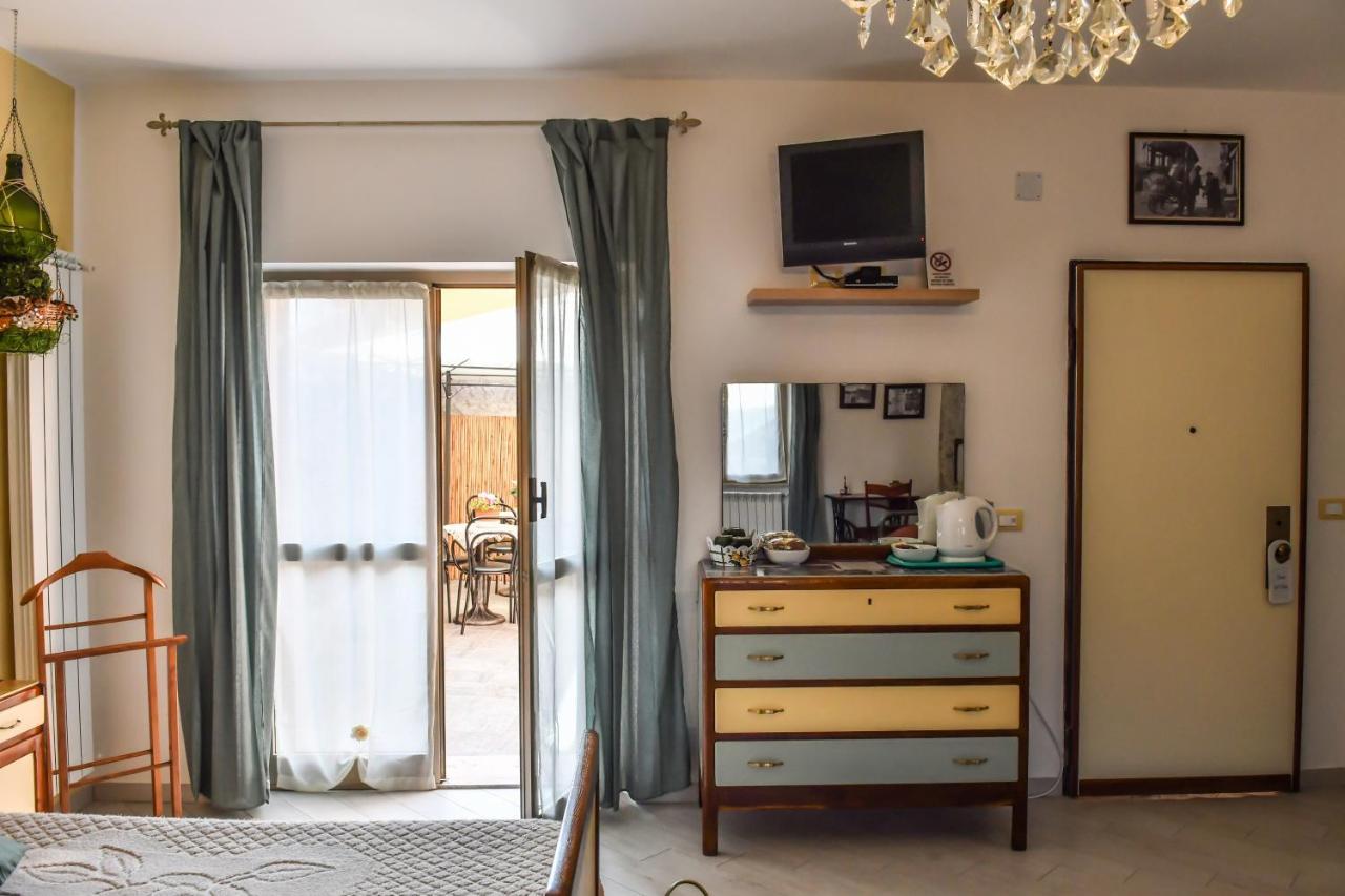 La Terra Di Mingo Bed & Breakfast Вадо Лигуре Екстериор снимка
